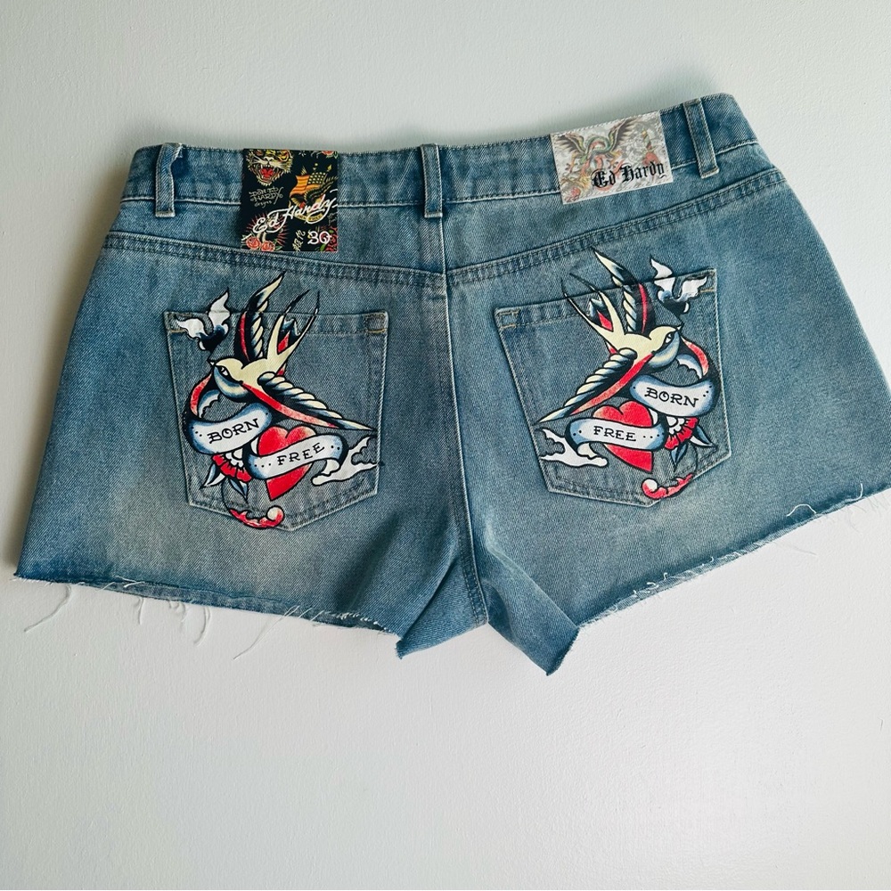 Ed Hardy Denim‎ Shorts Women's Size 30 Raw Hem Graphic Logo Born Free Bird NWT